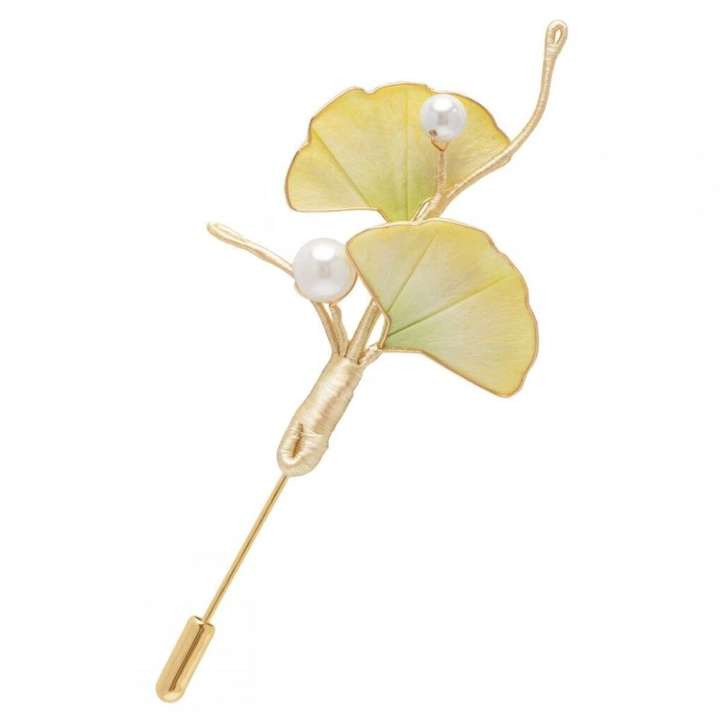 Oriental Ginkgo Velvet Flower Brooch, Chinese Intangible Heritage Handicraft, Retro Leaf Lapel Pin for Cheongsam Dress &mdash; View 5