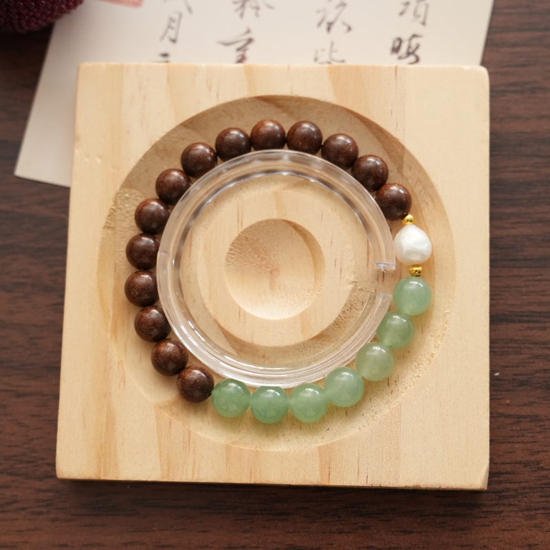 Goose Pear Aroma Incense Bracelet | White Pearl & Green Crystal Gentle Mood & Sleep Wellness Jewelry &mdash; View 7